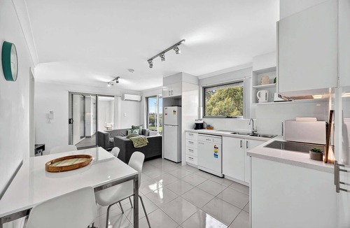 Rockingham Apartment | Chic 2BR Rockingham Escape Garden Views