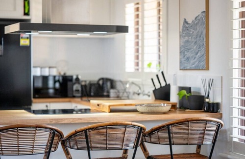 Scarborough Apartment | Chic & Bright 3BR Retreat