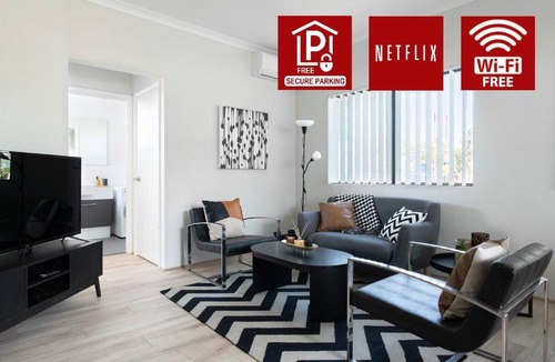 Attadale Apartment | Chic Exec 2bdr 2bath -River,FREO,Parking,AC