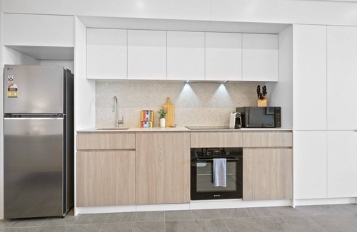 North Fremantle Apartment | Chic Ground-Floor Studio Near Local Cafés