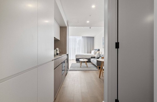 North Fremantle Apartment | Chic Studio Stay Near Cafés and Coastline