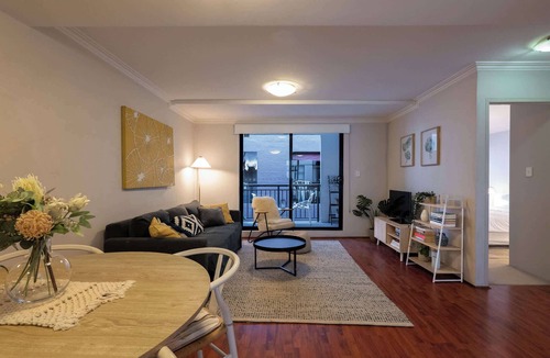 Chippendale Apartment | Chippendale Charmer in Ideal Location