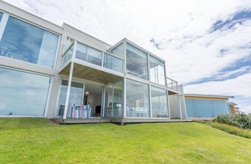 Hayborough Apartment | Chiton On The Rocks - A Breezy Beachfront Escape