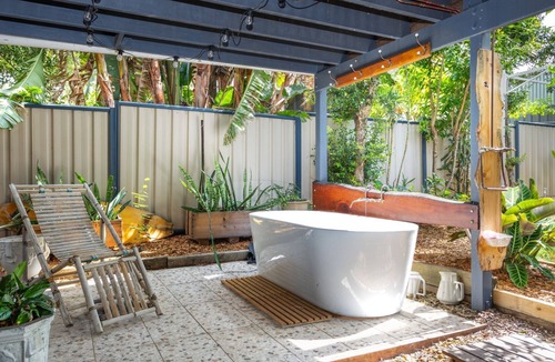 Iluka House | Circa@60 - Easy Coastal Getaway in Iluka