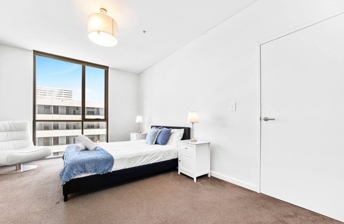 Mascot Apartment | City & Airport Access | Mascot Central 3 Bed Apt