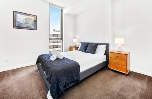 Mascot Apartment | City & Airport Access | Mascot Central 3 Bed Apt