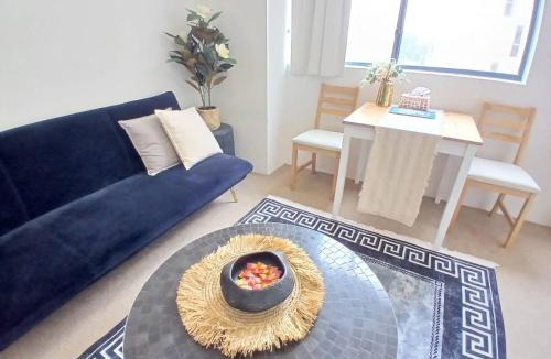 Haymarket Apartment | City at Your Doorstep, Close to all transports, king bed, great feedback