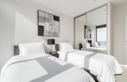 Footscray Apartment | City Edge Urban Haven with 270 Panoramic Views