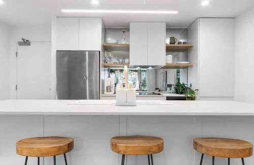 Newcastle Apartment | City Escape - Newcastle CBD - Location Location