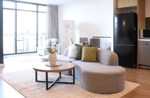 Adelaide Central Business District Apartment | City focused comfy city view apartment