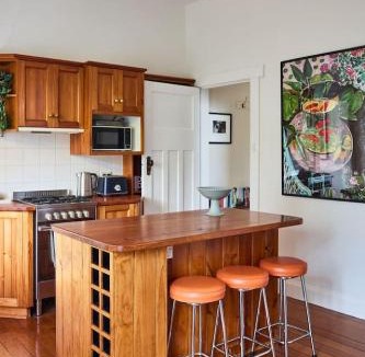 South Launceston House | City Garden Escape
