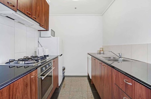 Melbourne Central Business District Apartment | City Point - Luxury Apt with parking, pool, tennis