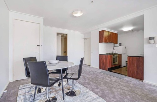 Melbourne Central Business District Apartment | City Point - Luxury Apt with parking, pool, tennis
