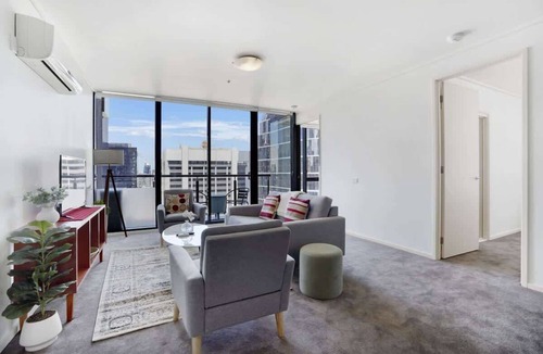 Melbourne Central Business District Apartment | City Point - Luxury Apt with parking, pool, tennis