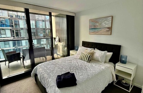 Reid Apartment | City-Self check in-Parking-Pool
