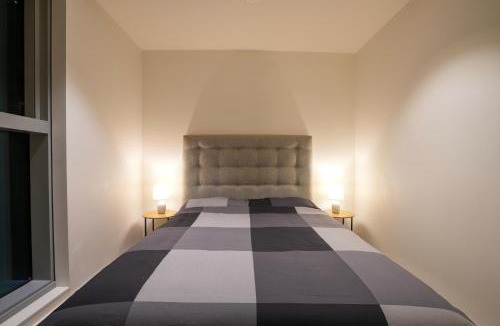 Docklands Apartment | City Terrace, 2 Bedroom - 1 Bathroom, Docklands, Gym, Pool, BBQ, Open Terrace and Garden
