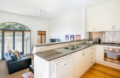 Geelong House | City Townhouse - Geelong CBD