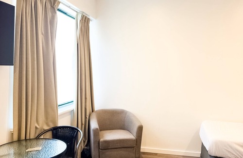 Adelaide Central Business District Apartment | city unit at gouger st