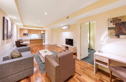 Chinatown Apartment | City View 1 Bedroom Apartment at Lonsdale Street Melbourne