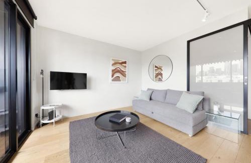 West Melbourne Apartment | City Views & Inner Railway Escape - Free Wi-Fi