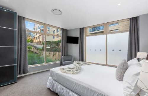 Pyrmont Apartment | Cityline Haven - Harbourside Living with City Energy