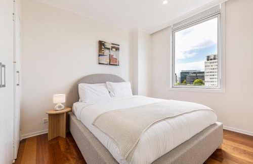 Southbank Apartment | Cityscape Retreat - Modern Comfort near Yarra River