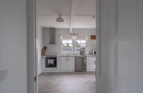 Latrobe House | Classic 1800s Charmer with WiFi and Parking