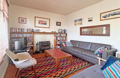 Skenes Creek House | Classic Aussie Beach House - BYO Linen