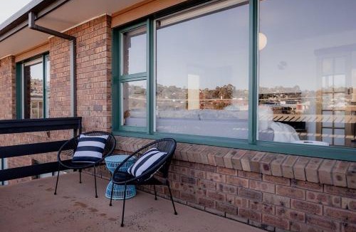 Blackmans Bay House | Classic Beauty by The Bay - family firepit retreat