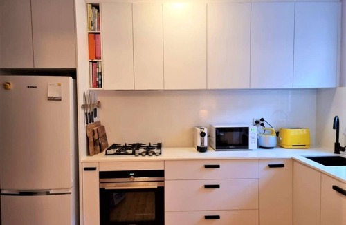 Bondi Beach Apartment | Classic Bondi 1 bed a few steps from the beach