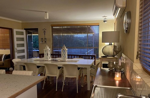 Guilderton House | Classic Coastal Getaway - Moore River/ Guilderton