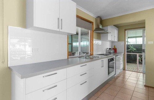 Tiddy Widdy Beach House | Classic family getaway beach house at Tiddy Widdy Beach relaxing & pet friendly!