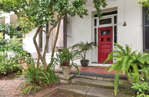 Balmain East Apartment | Classic high-ceilinged apartment in historic harbourside house, glorious gardens