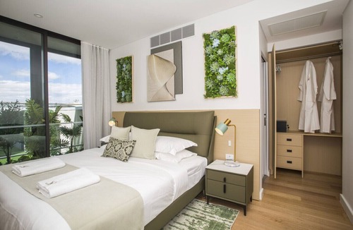 Perth Central Business District Hotel | Classic King Room - Quinn’s Botany Boutique K03