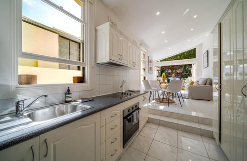 Paddington House | Classy 2BR & Well furnished & Outdoor Area