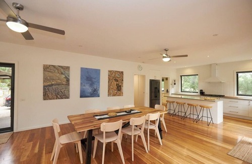 Aireys Inlet House | Claystone - walking distance to the beach!