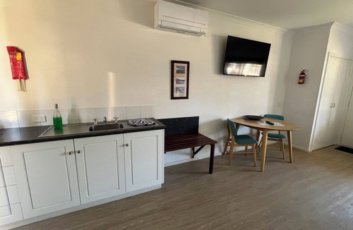 Esperance Hotel | Clearwater Motel Apartments