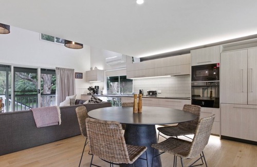 Metung Cottage | Cliff House Cottage | Modern Metung Retreat