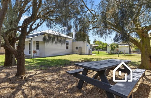 Portsea House | Clifftop Cottage *1 NIGHT FREE* Panoramic Views, no Govt Tax