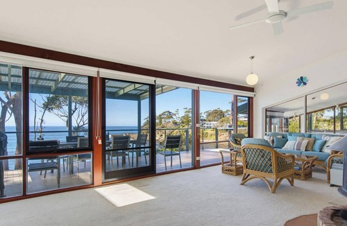 Lilli Pilli House | Clifftop Escape with Ocean Views | Sleeps 8