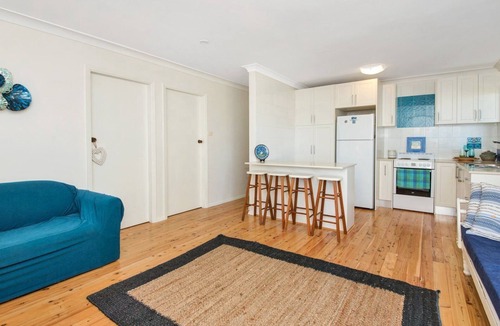 Copacabana House | CLIFFTOP VIEWS FOREVER | Views, BBQ, wifi | Accom Holidays