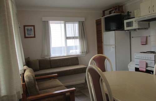 Bermagui Apartment | Close to Beach, Harbour Marina, Country Club, Golf Course, Restaurants, Cafes