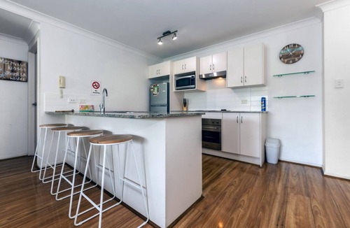 Nelson Bay Apartment | Close to Shoal Bay beach, shops and restaurants