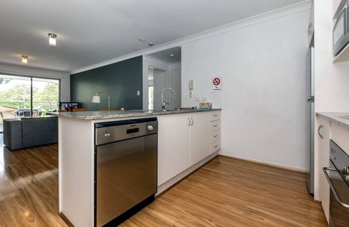 Nelson Bay Apartment | Close to Shoal Bay beach, shops and restaurants