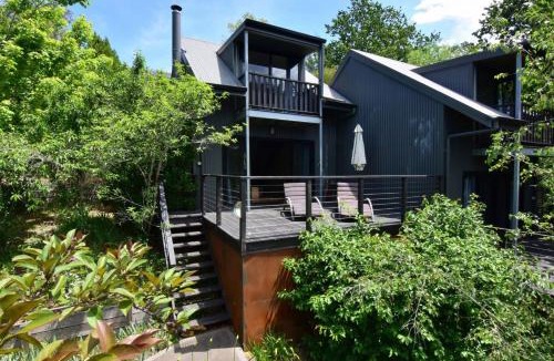 Kangaroo Valley House | Cloudsong Chalet 3 Close to the village centre