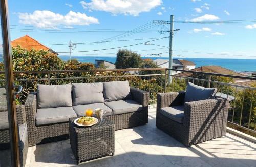 Clovelly House | Clovelly Beach House with Pool