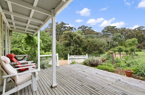 Metung Cottage | Clovelly Cottage | Cosy Metung Escape