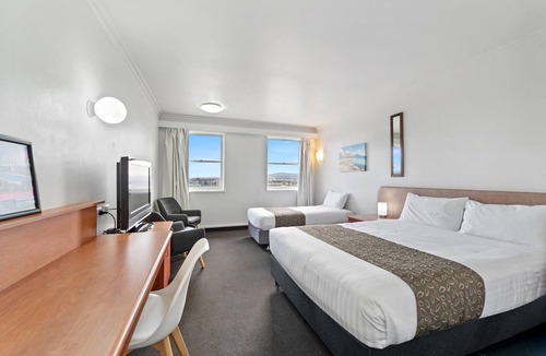 Launceston CBD Hotel | Coach House Launceston