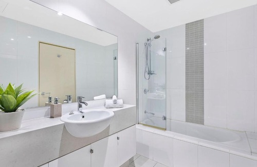 The Entrance Apartment | Coast Luxury Apartment 21