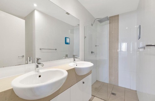 The Entrance Apartment | Coast Luxury Apartments 32